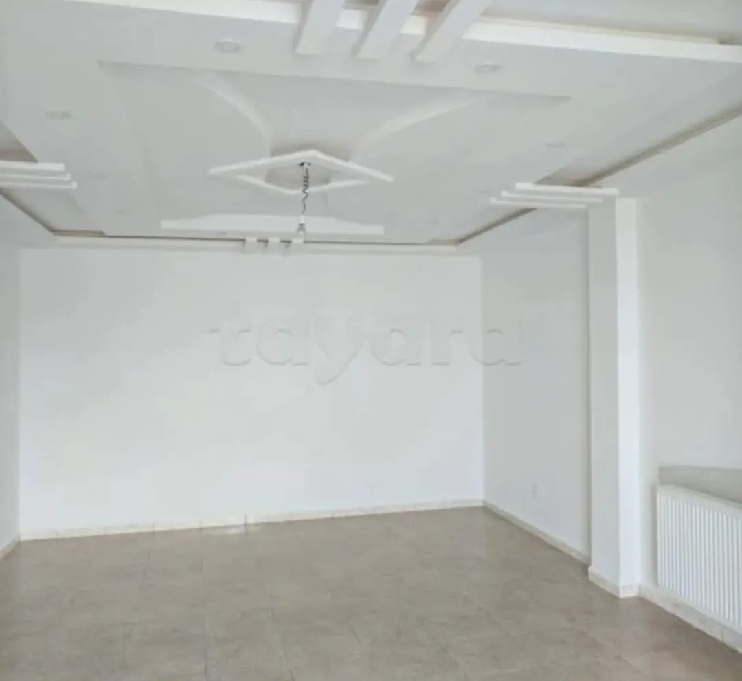 Location S2 vide à La Soukra