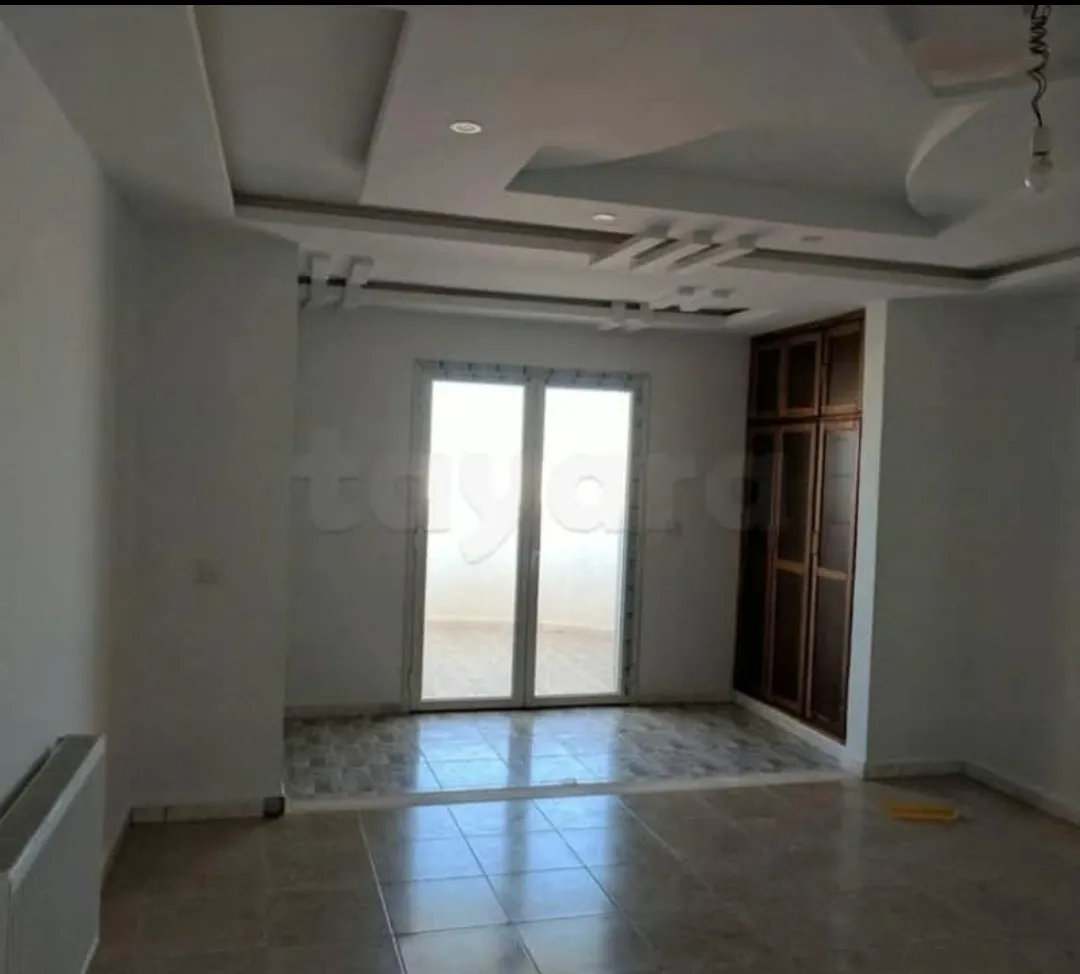 Location S2 vide à La Soukra