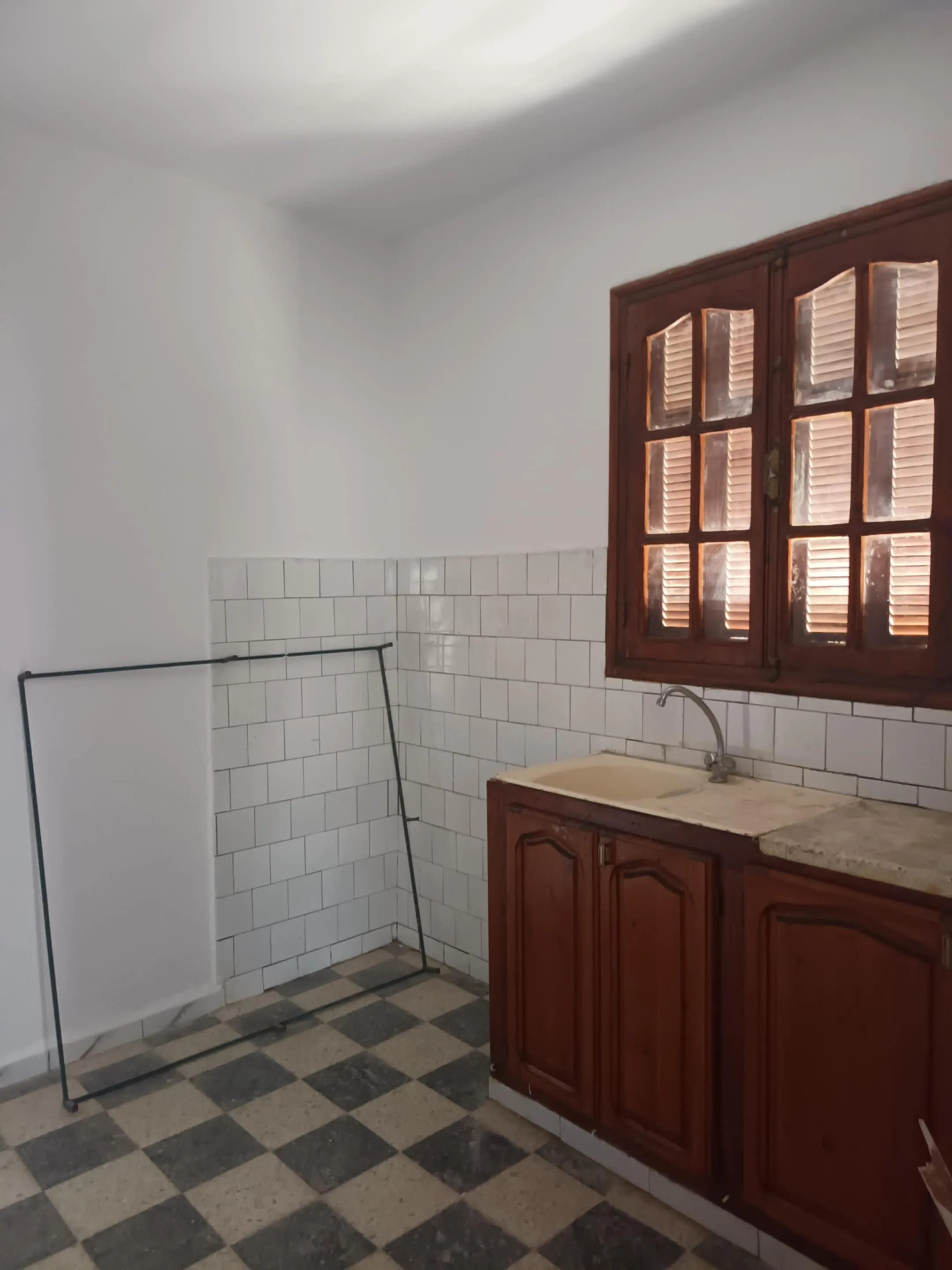 à vendre un studio et une maison à Bizerte 