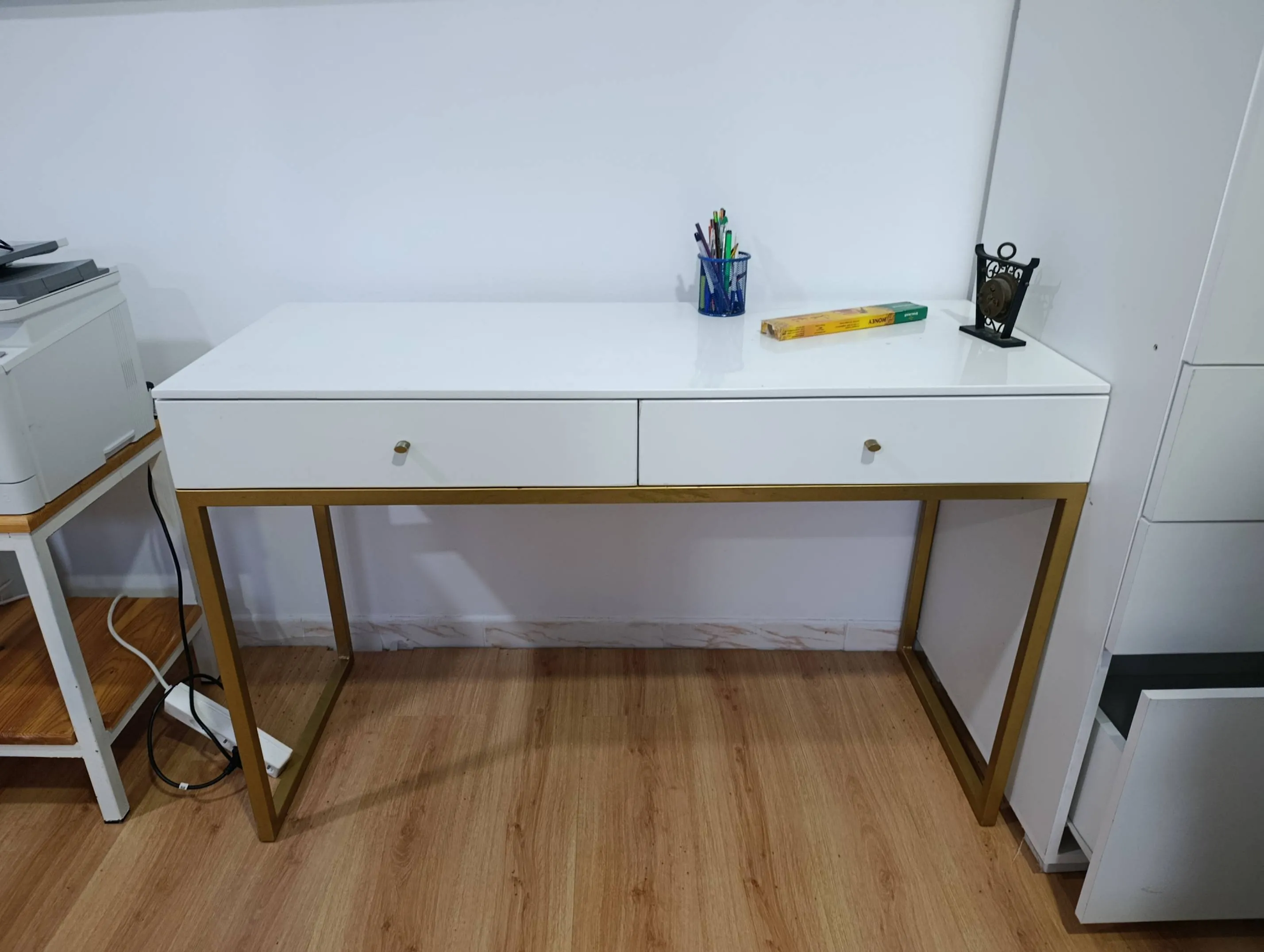 bureau avec tiroir
