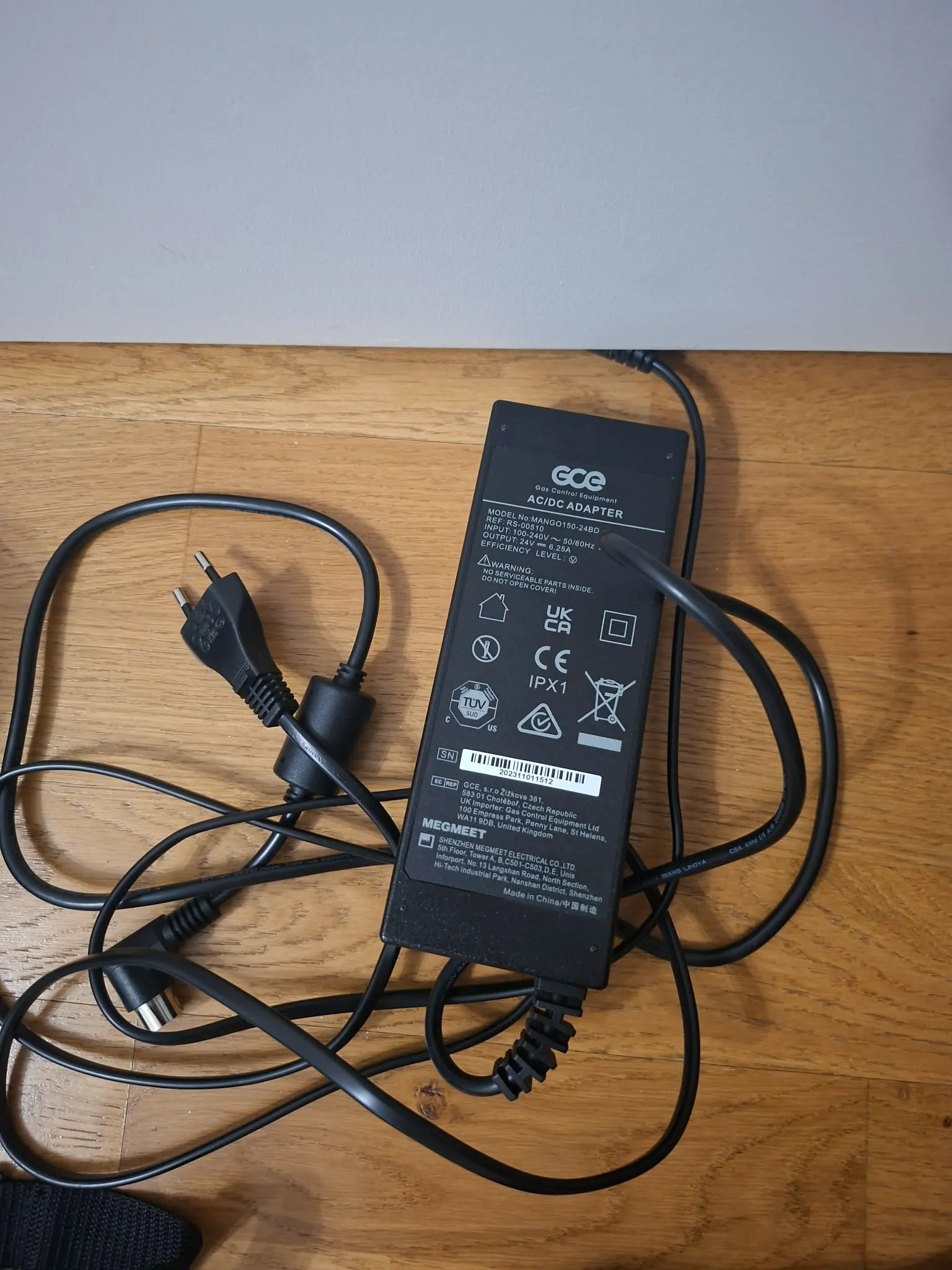 concentrateur d'oxygène portable de marque GCE Medical — Modèle Zen-O (référence RS-00500) neuf jamais servis
