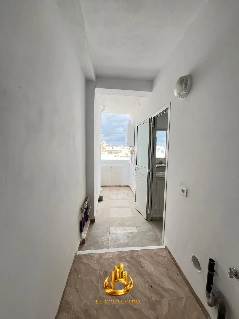 A Louer Appartement S+4 Vide Au 2ᵉ étage, Situé Au Centre-ville De Nabeul