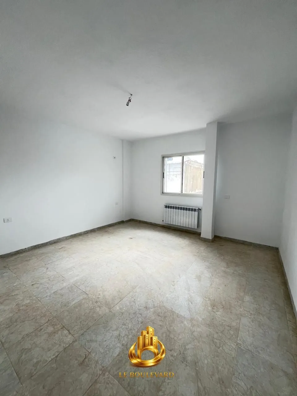 A Louer Appartement S+4 Vide Au 2ᵉ étage, Situé Au Centre-ville De Nabeul