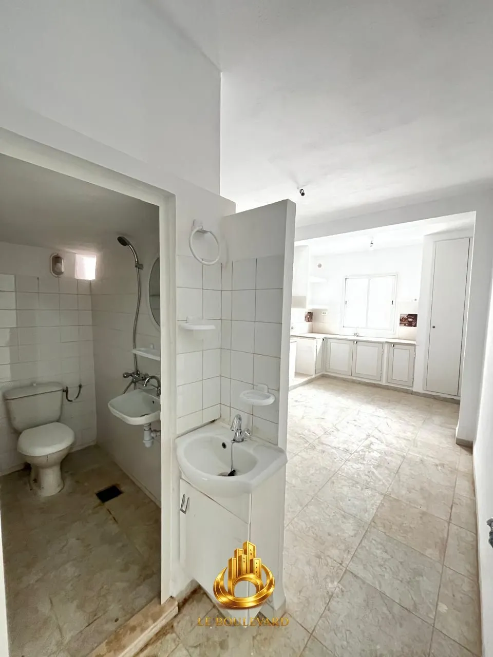 A Louer Appartement S+4 Vide Au 2ᵉ étage, Situé Au Centre-ville De Nabeul