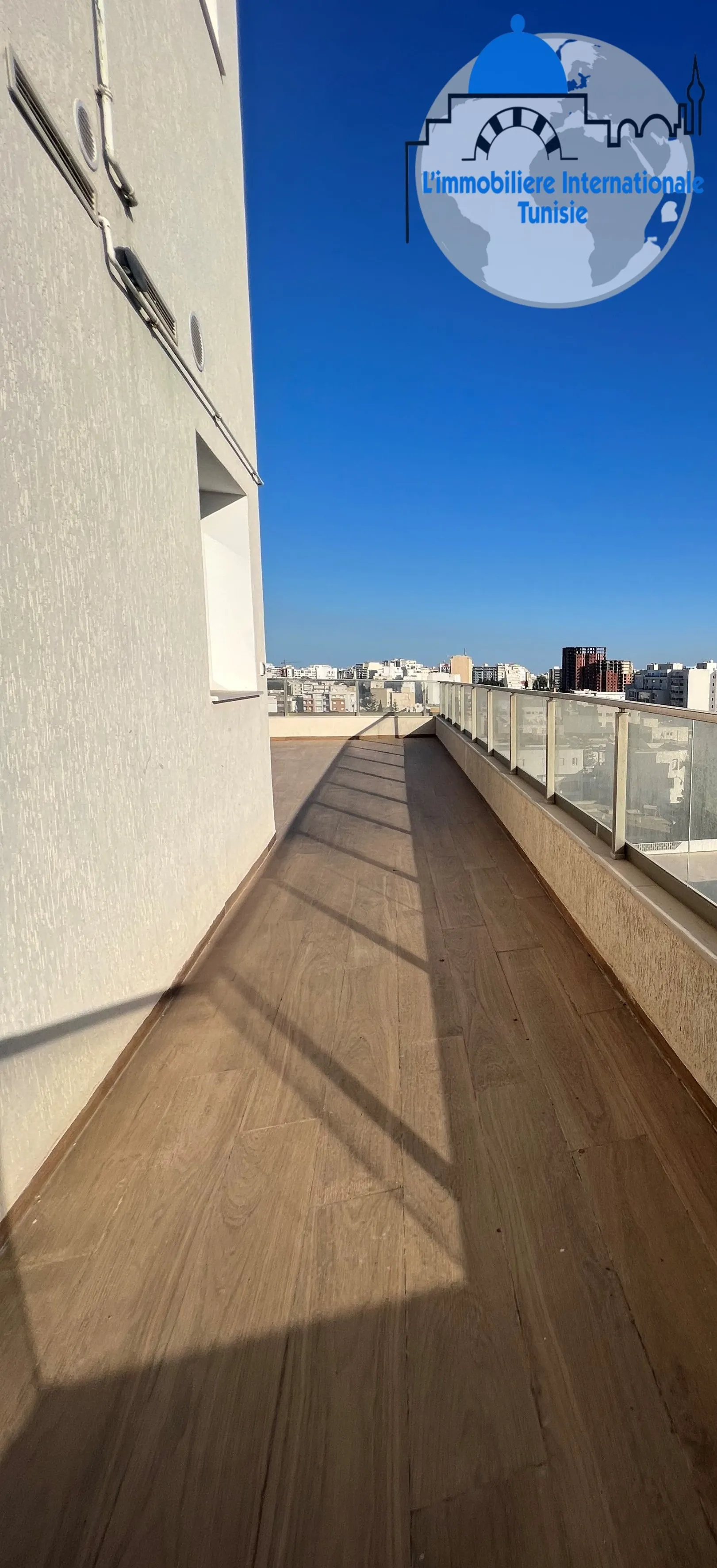 Location annuelle un sublime penthouse de 200m² à khzema EST Sousse