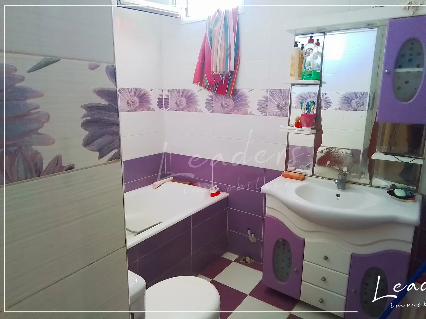 À Vendre – Maison S+3 à Jardins El Menzah 📐 Superficie : 285 m² | Exposition : Sud-Est