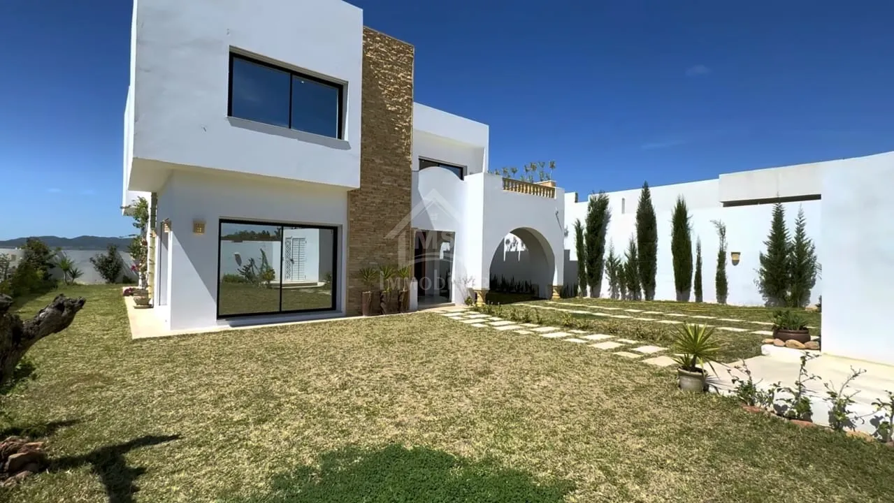 Villa S+4 toute neuve avec grand jardin à vendre à Hammamet Sud 51355351