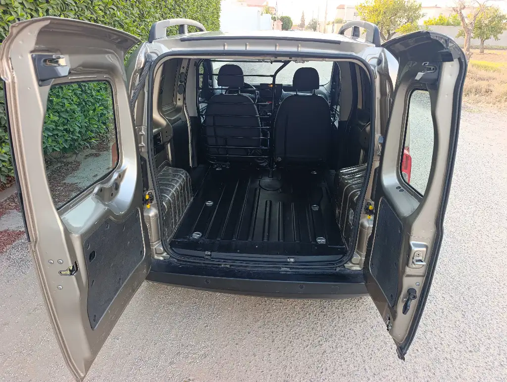 Peugeot bipper 