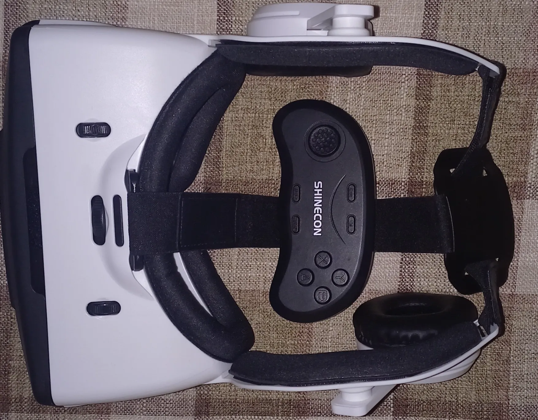 Shinecon VR Box + Manette – Neuf – Importé de France – 120 DT