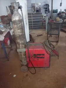 Poste soudure telwin+ Soudeuse à pointe