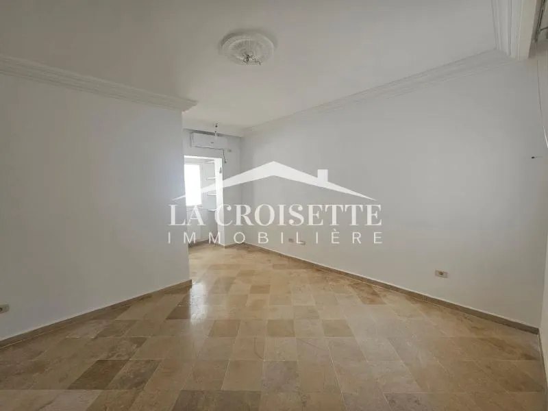 Villa S+4 à La Soukra MVL1005