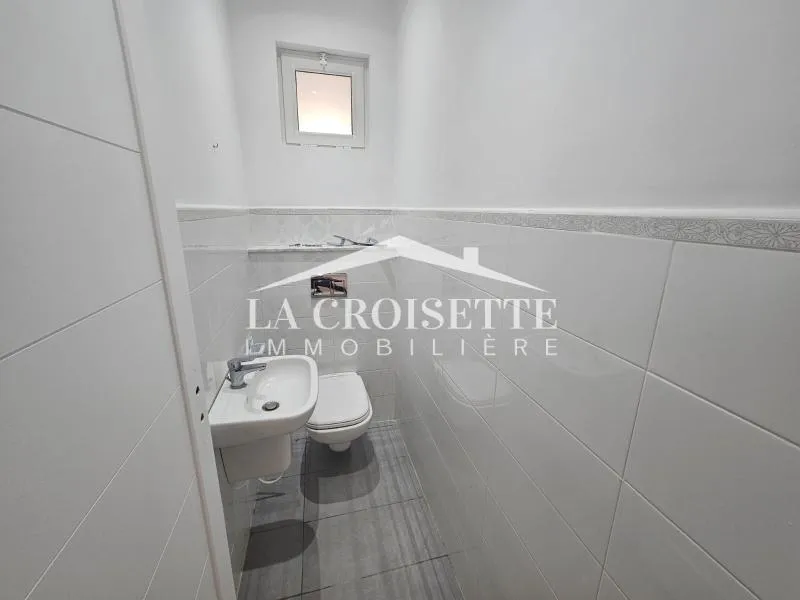 Villa S+4 à La Soukra MVL1005