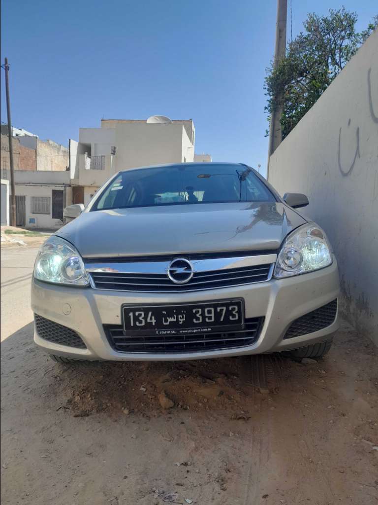 Opel astra h essence