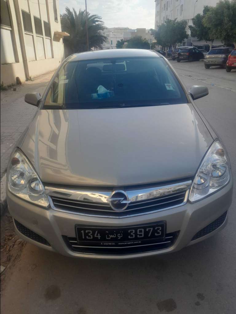 Opel astra h essence