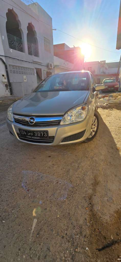 Opel astra h essence