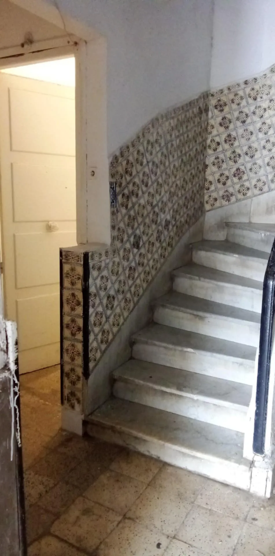 UN APPARTEMENT S+1 AU RC