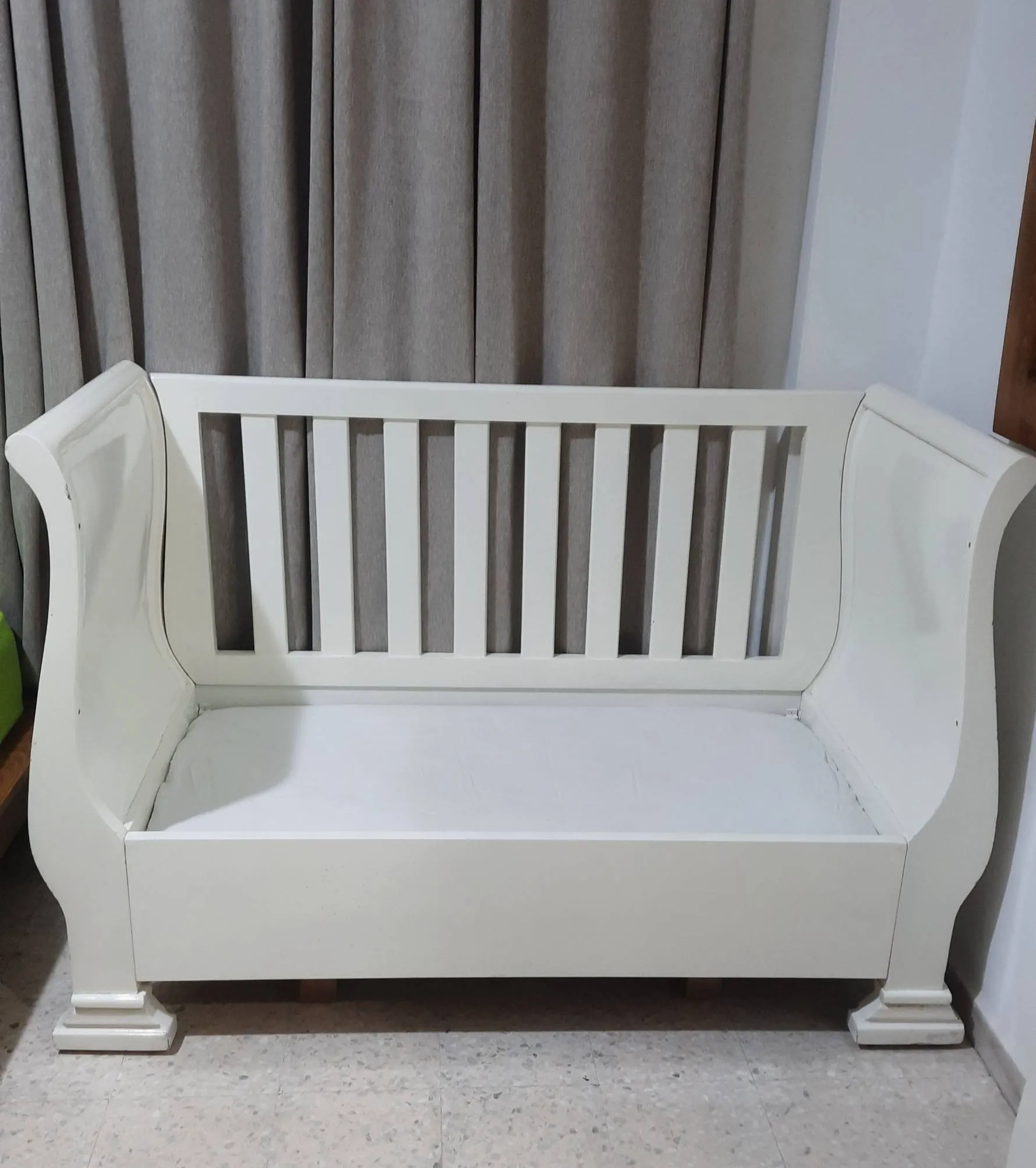 Lit bébé 0-4 ans + matelas orthopédique sans ressort