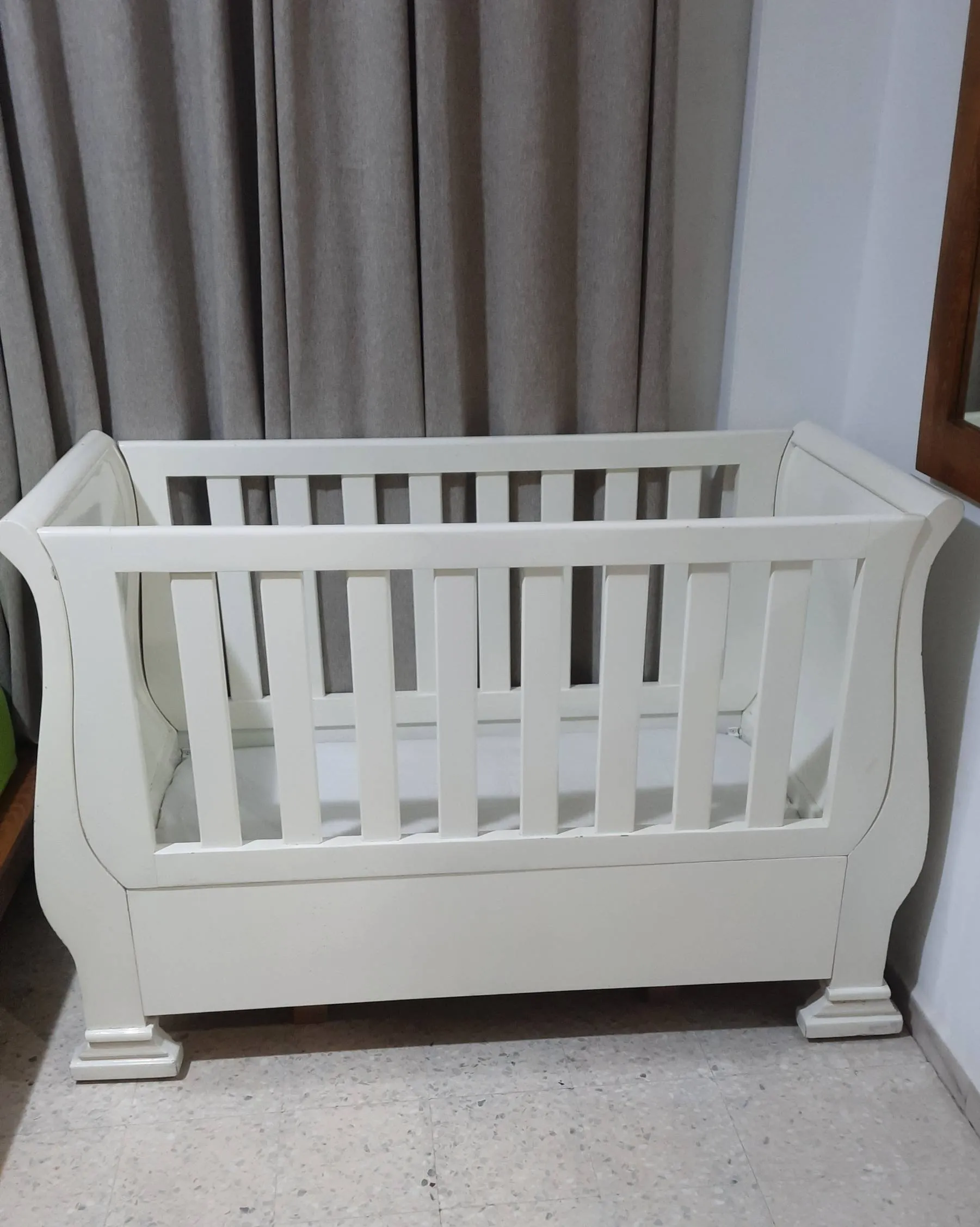 Lit bébé 0-4 ans + matelas orthopédique sans ressort