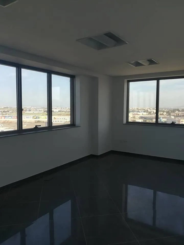 Super bureau Hall plus 4 hs au Centre urbain nord