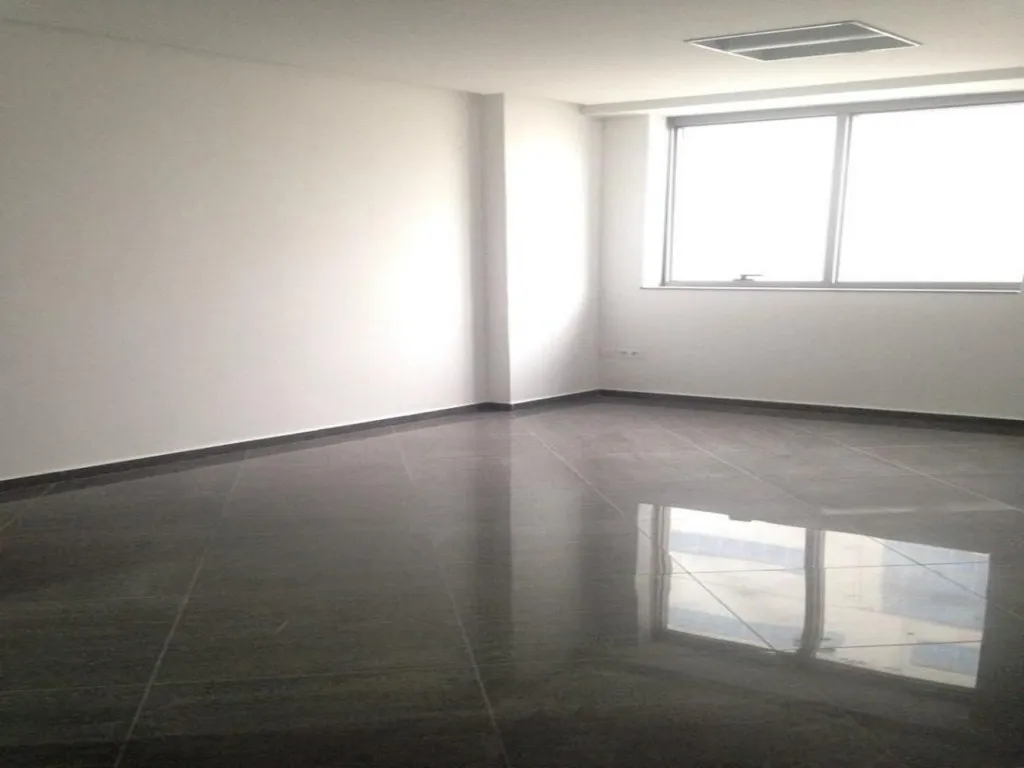 Super bureau Hall plus 4 hs au Centre urbain nord