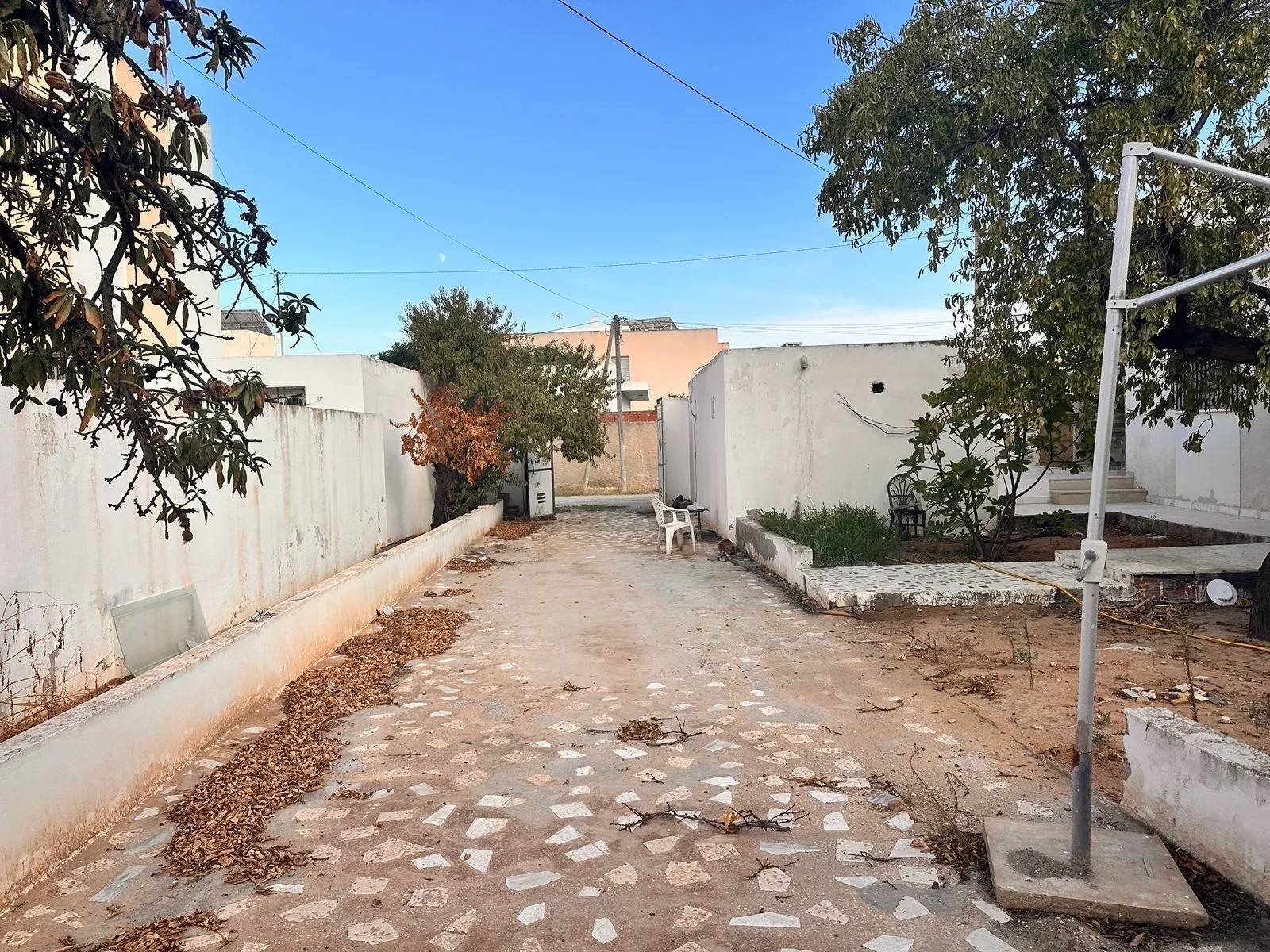 🏡 للبيع بصفاقس – دار واسعة وأرض 852.37 م² بطريق العين كم 4 | 450 ألف دينار