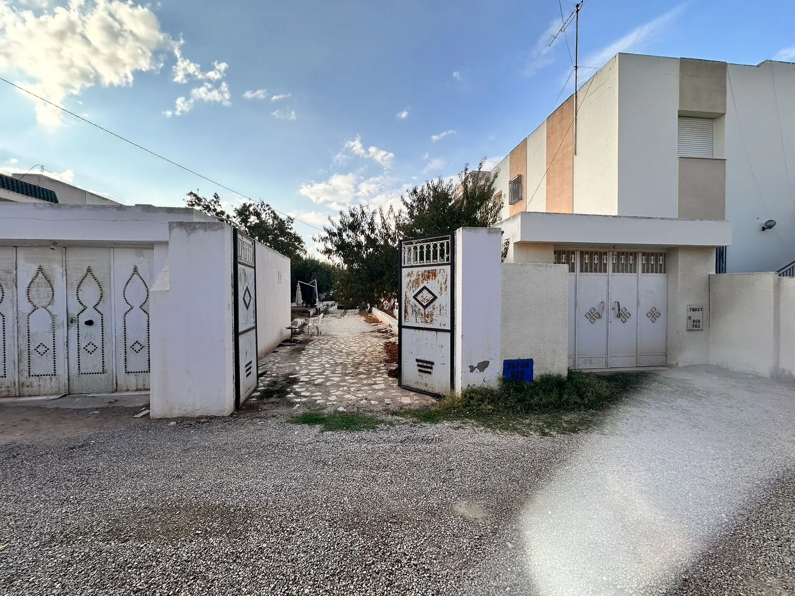 🏡 للبيع بصفاقس – دار واسعة وأرض 852.37 م² بطريق العين كم 4 | 450 ألف دينار