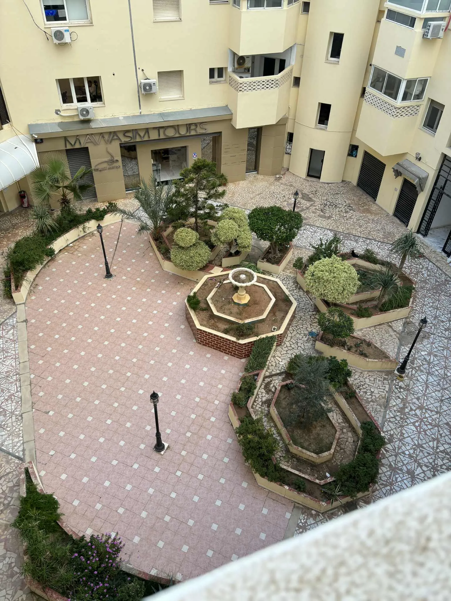 Bureau de 180 m² au lac 1