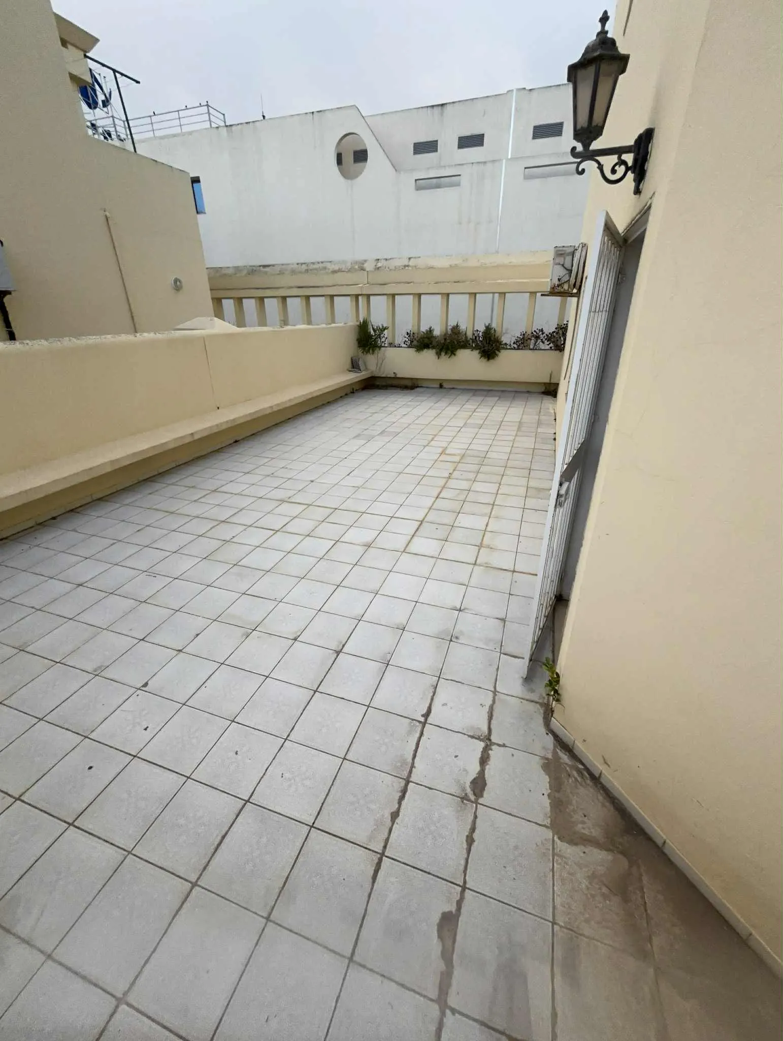 Bureau de 180 m² au lac 1
