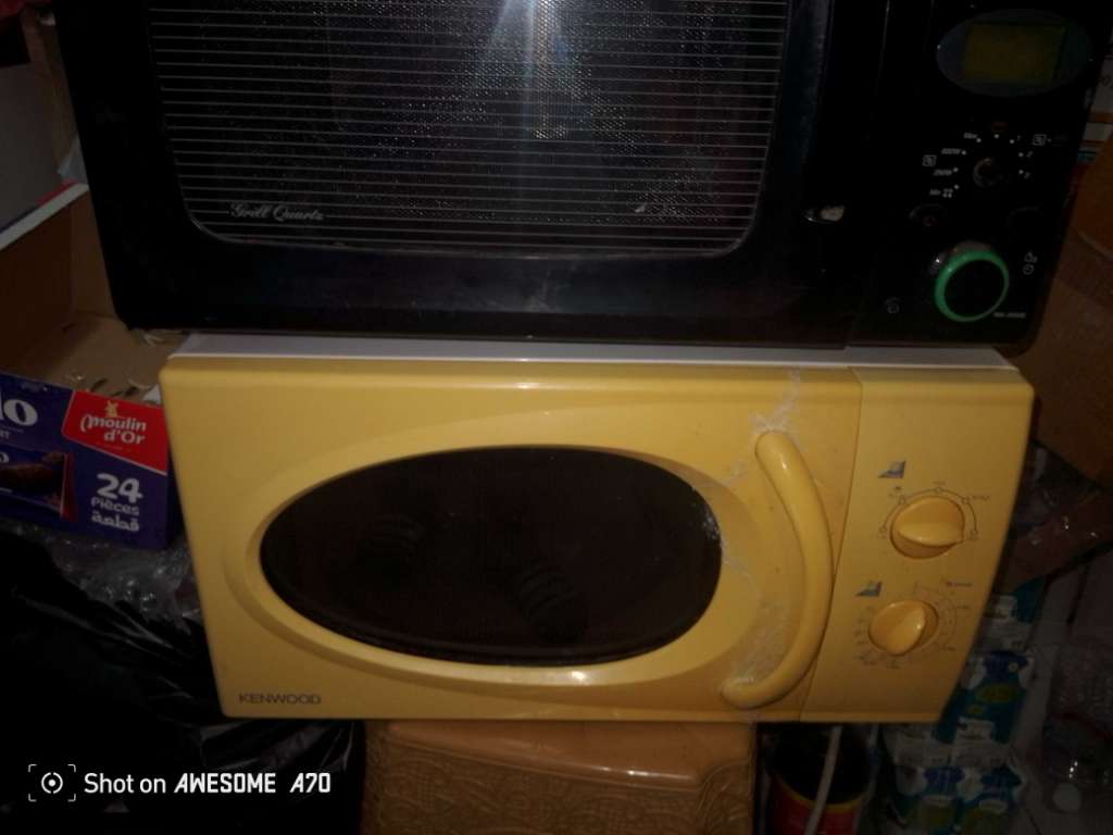 Deux micro ondes