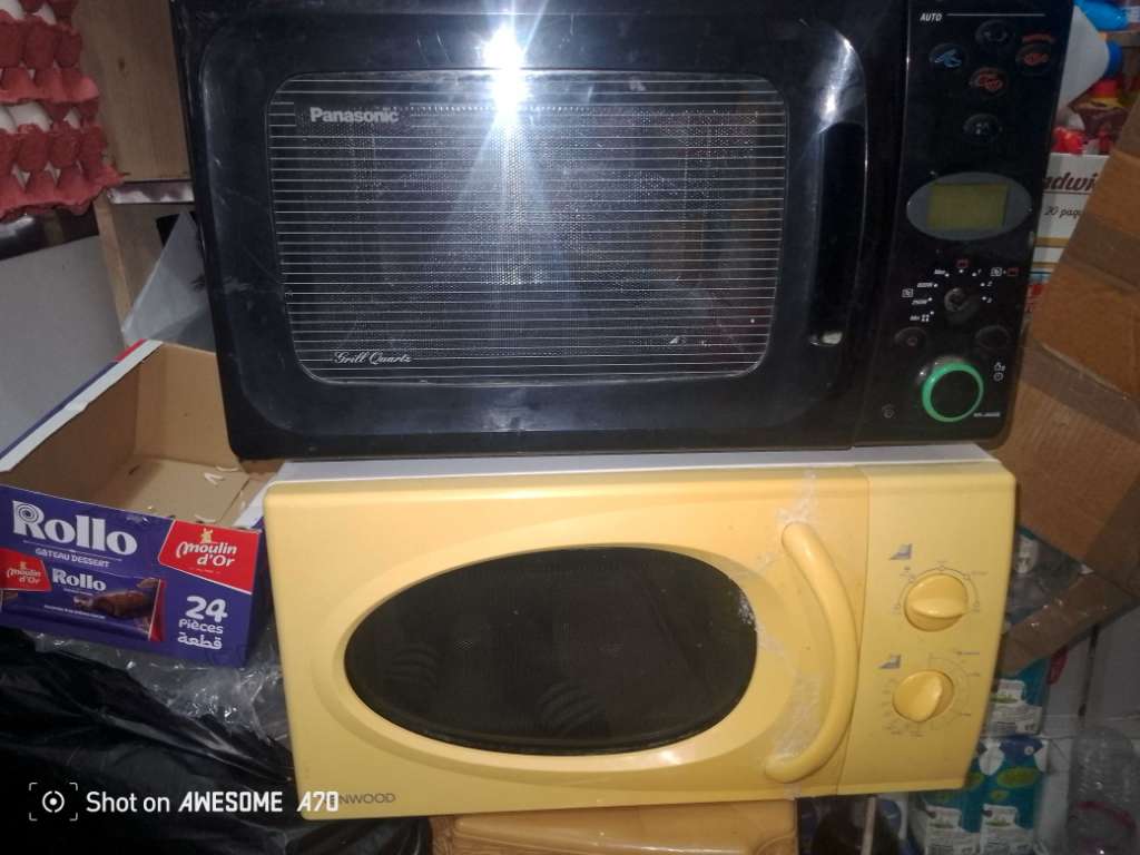 Deux micro ondes