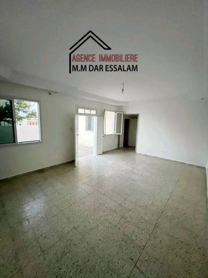 maison indépendante près de la route principal 