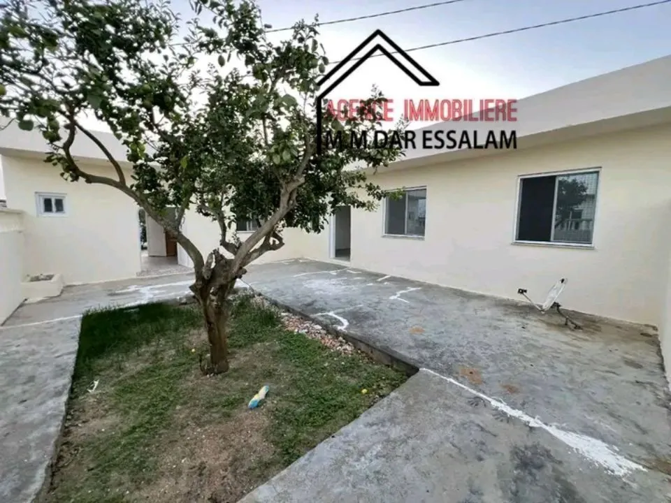 maison indépendante près de la route principal 