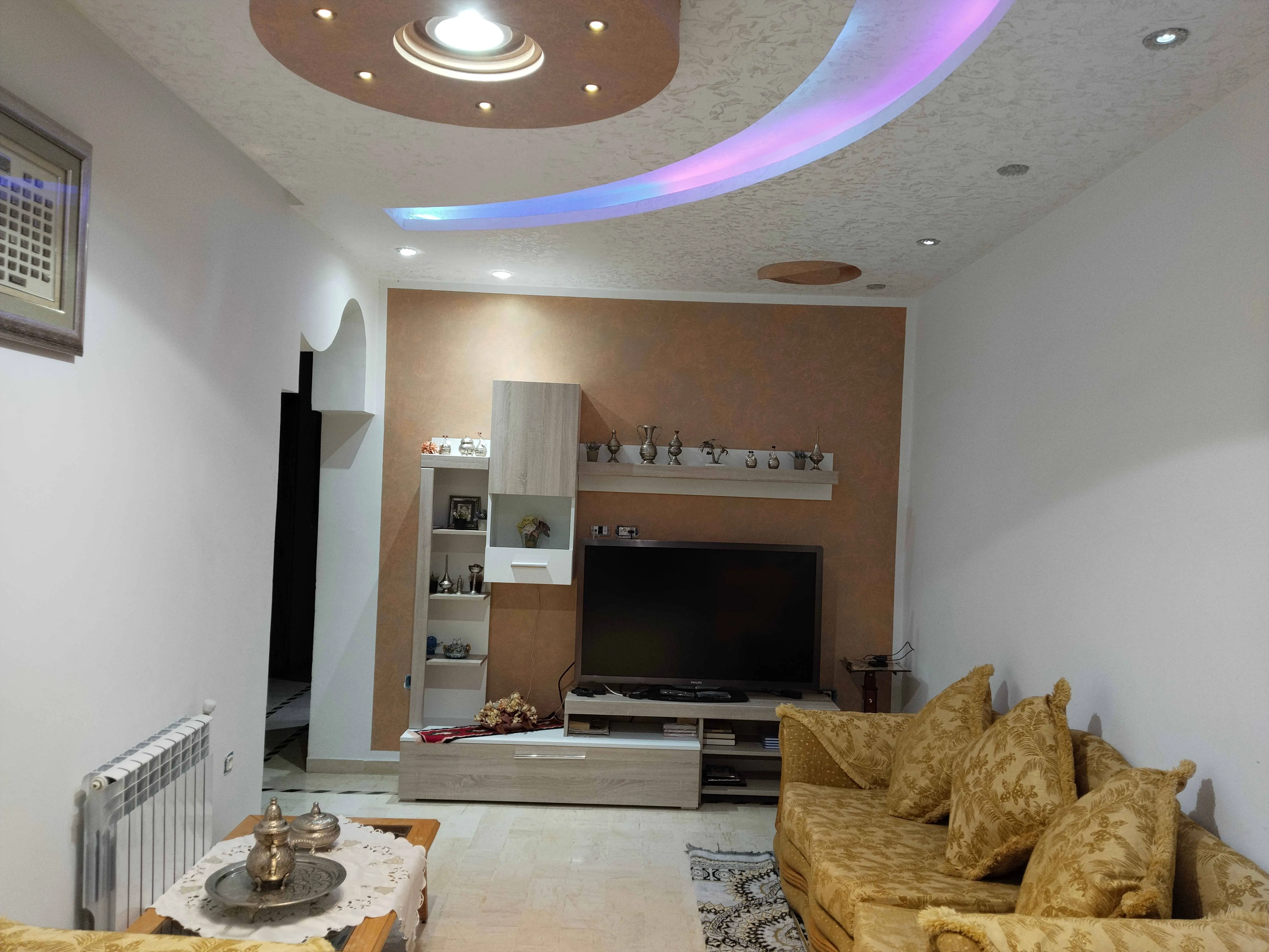 𝗟𝗶𝘃𝗶𝗻𝗴 𝗧𝘃