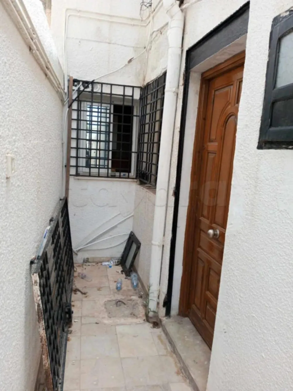 un studio s+2 au rdc a louer situé a Bardo Centre En face Adel Plus