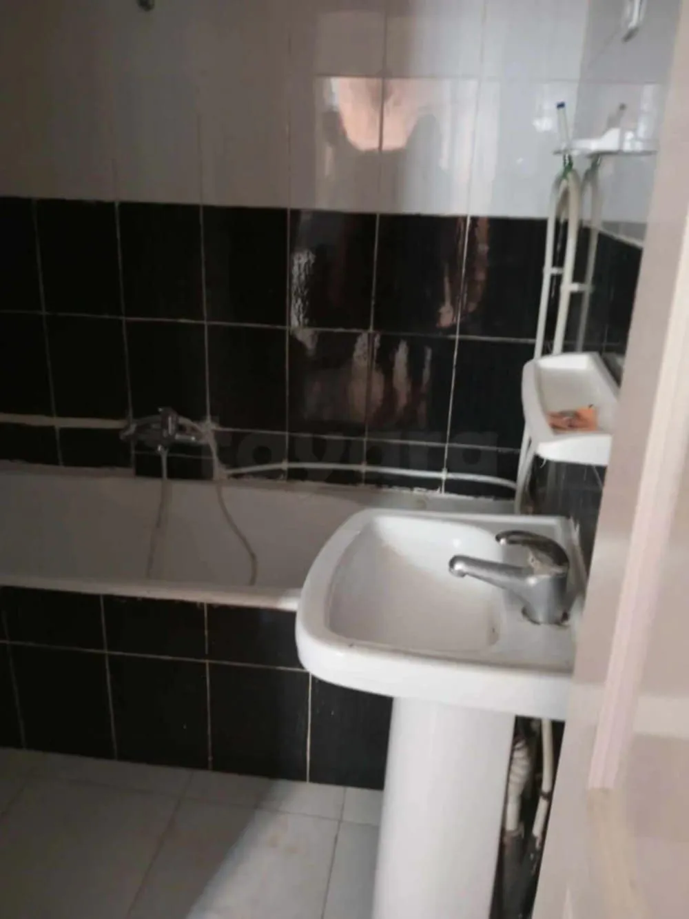 un studio s+2 au rdc a louer situé a Bardo Centre En face Adel Plus
