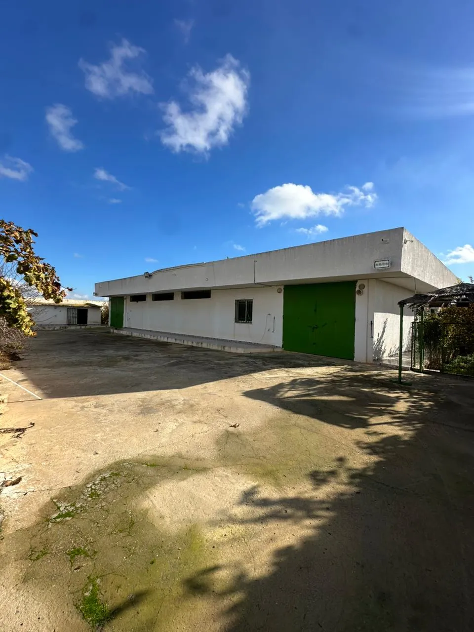 فيرمة للبيع في منزل تميم على الكياس الرئيسي