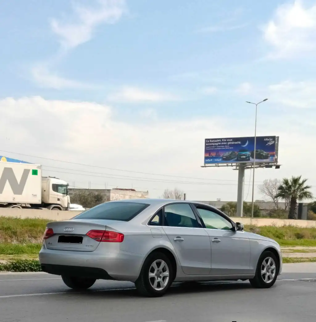 🚘 AUDI A4 2.0L TDI  1 ère main 