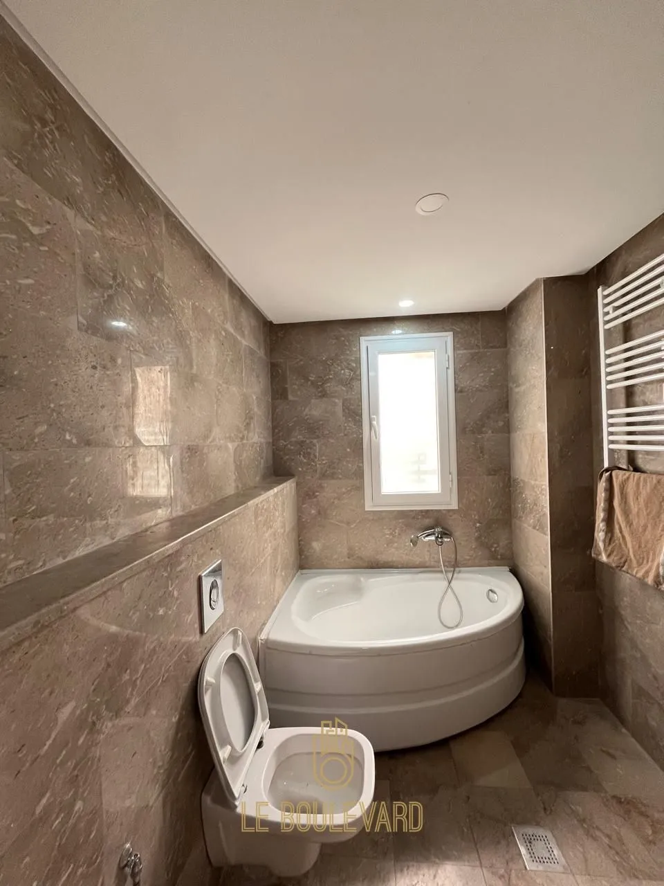 Location Estivale : Villa S+4 Haut Standing Avec Piscine à Hammamet Nord 