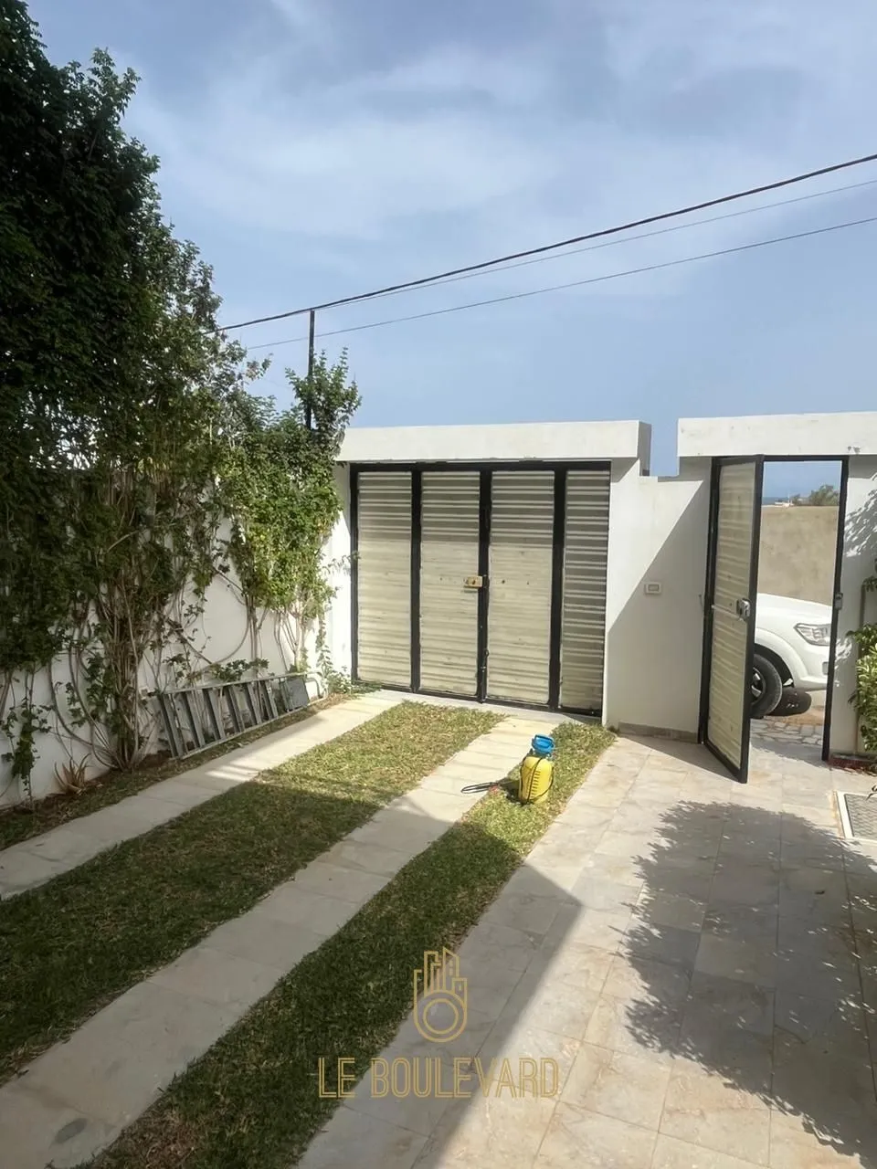 Location Estivale : Villa S+4 Haut Standing Avec Piscine à Hammamet Nord 