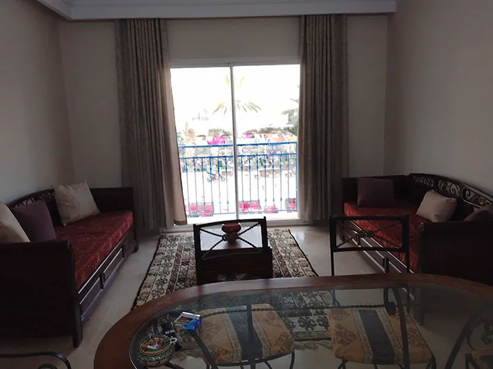 Appartement meublé à louer à Djerba Marina, avec vue sur mer et à proximité de toutes les commodités.