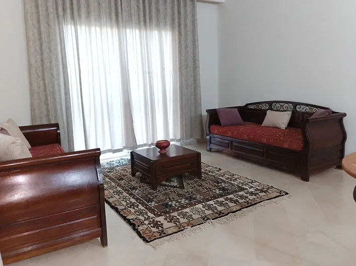 Appartement meublé à louer à Djerba Marina, avec vue sur mer et à proximité de toutes les commodités.
