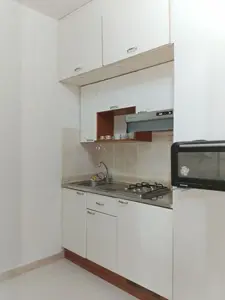 Appartement meublé à louer à Djerba Marina, avec vue sur mer et à proximité de toutes les commodités.