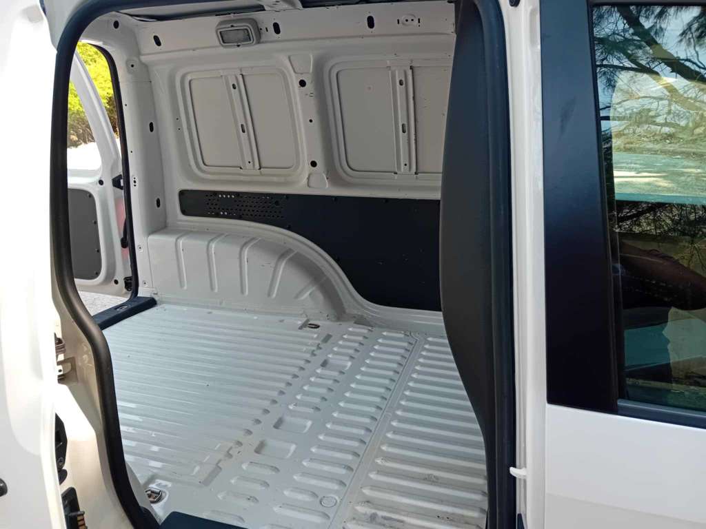 A vendre caddy diesel 1.6 tdi première main année 2020 tel 29907308
