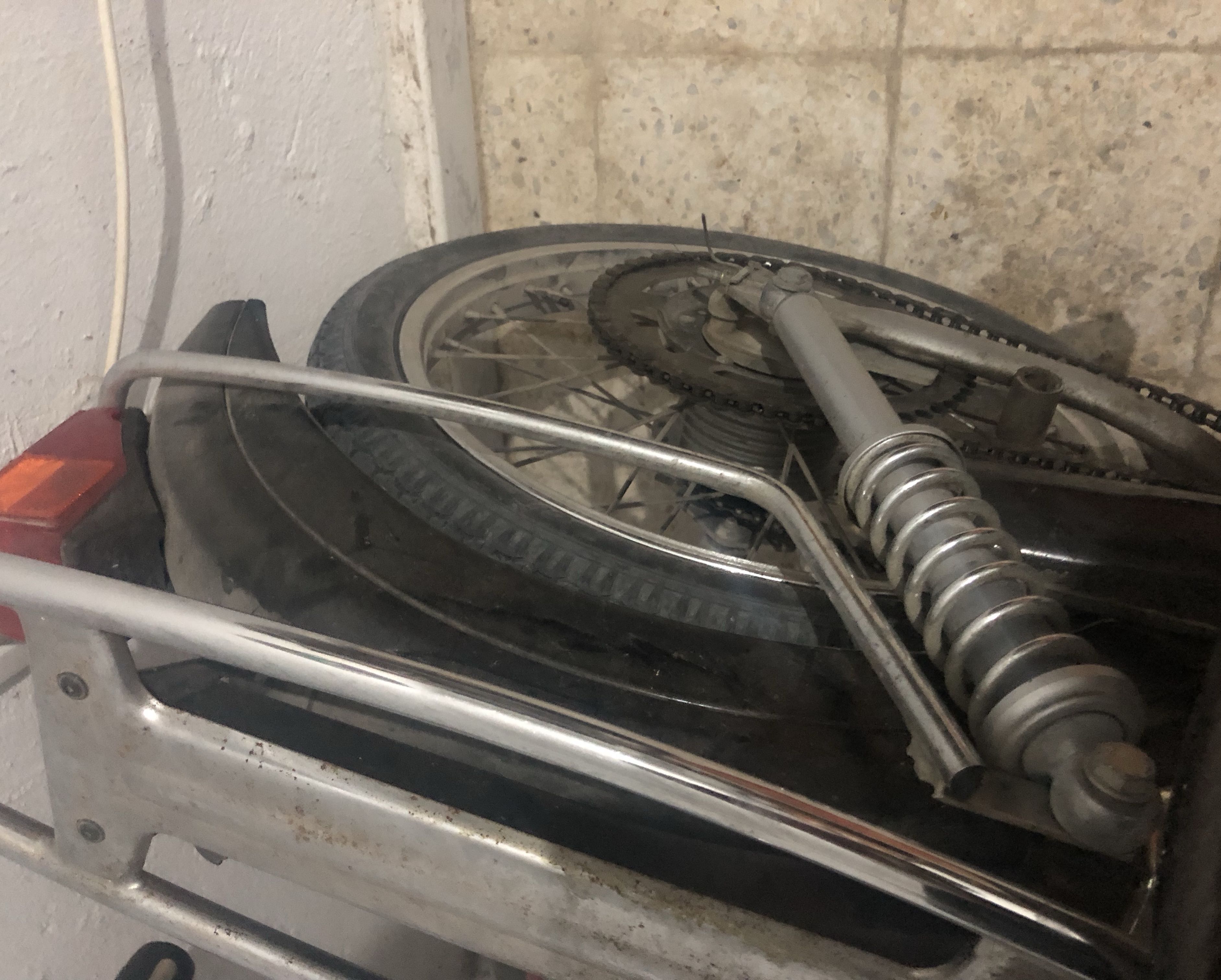 دراجة نارية للبيع بيجو 103 سوداء