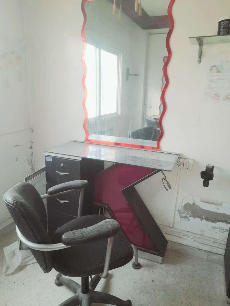 3 poste de coiffure