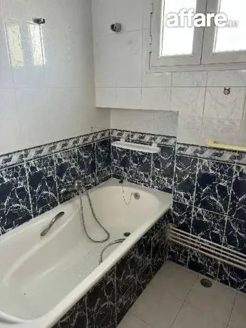 un étage de villa s+3 richement meublé situé à menzah 5