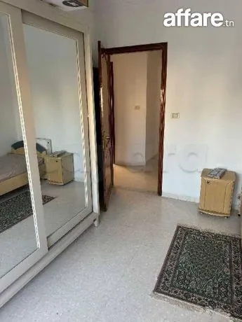 un étage de villa s+3 richement meublé situé à menzah 5