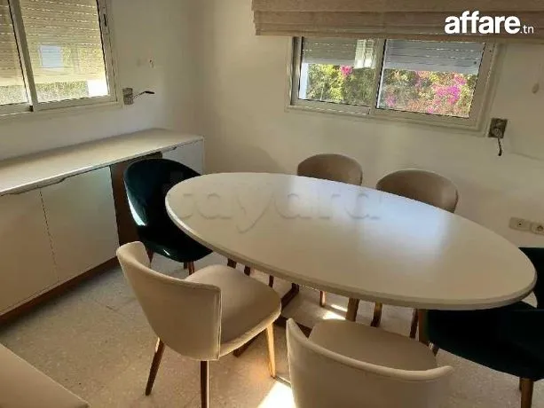 un étage de villa s+3 richement meublé situé à menzah 5