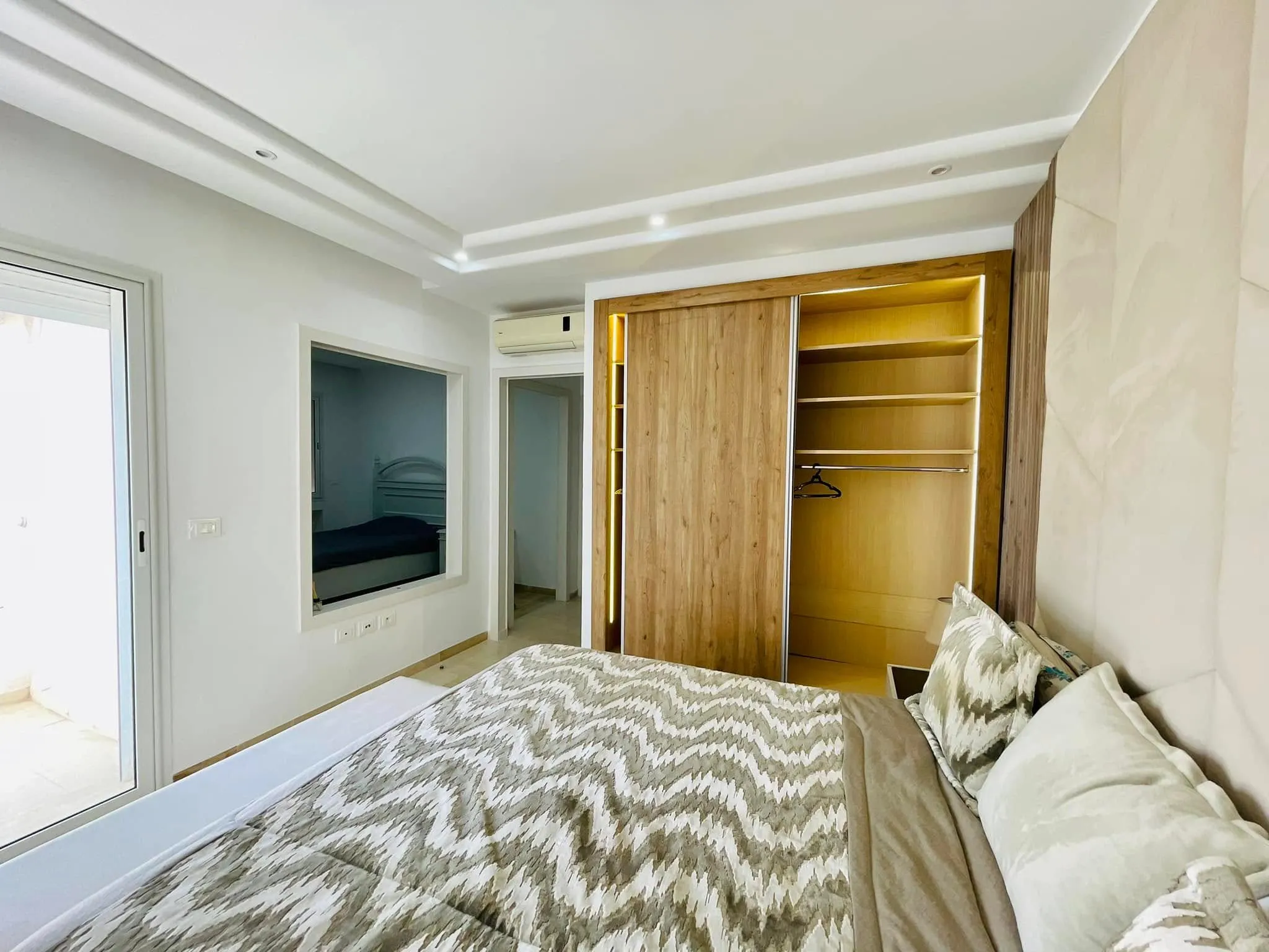 À LOUER  Luxueux Appartement S+3 meublé à Cité Ennasr 2