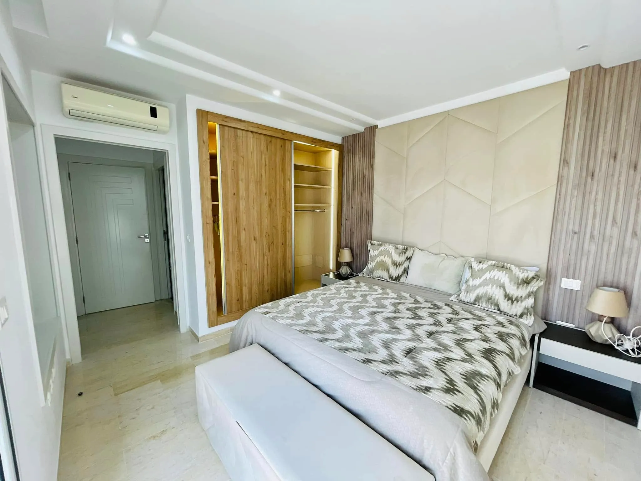 À LOUER  Luxueux Appartement S+3 meublé à Cité Ennasr 2
